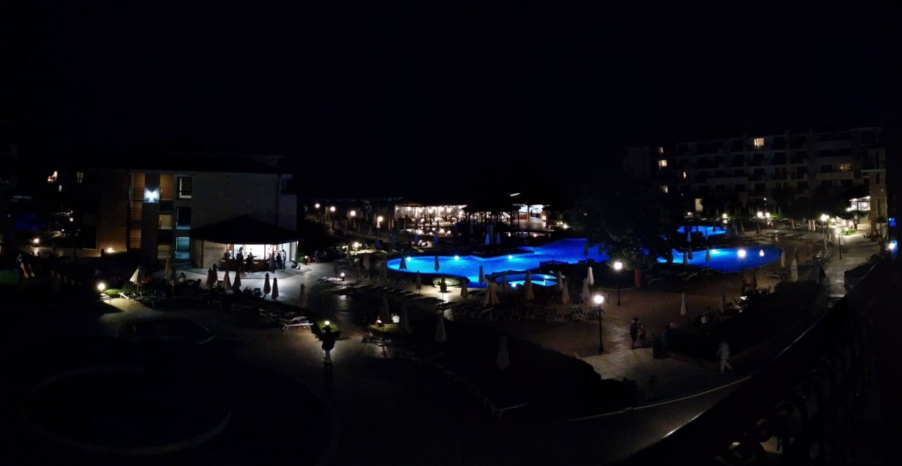 Ausblick vom Balkon auf die Anlage bei Nacht HVD Clubhotel Miramar