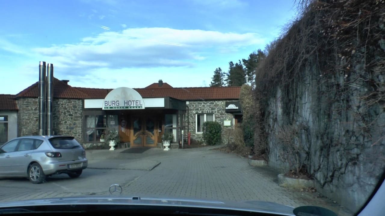 Hotel Haupteingang Burghotel Am Hohen Bogen