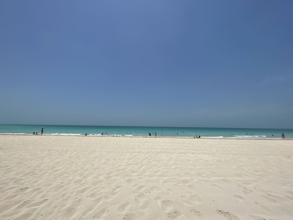 Strand Saadiyat Rotana Resort &  Villas