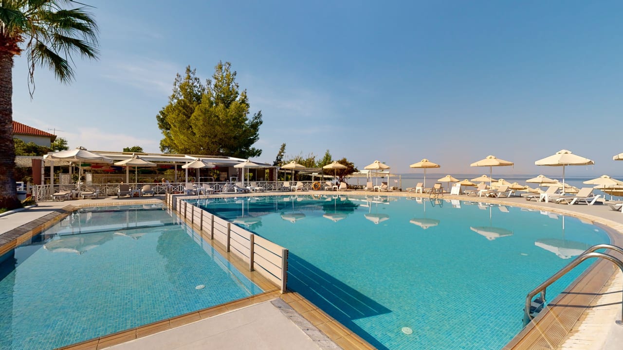 Pool Acrotel LilyAnn Boutique