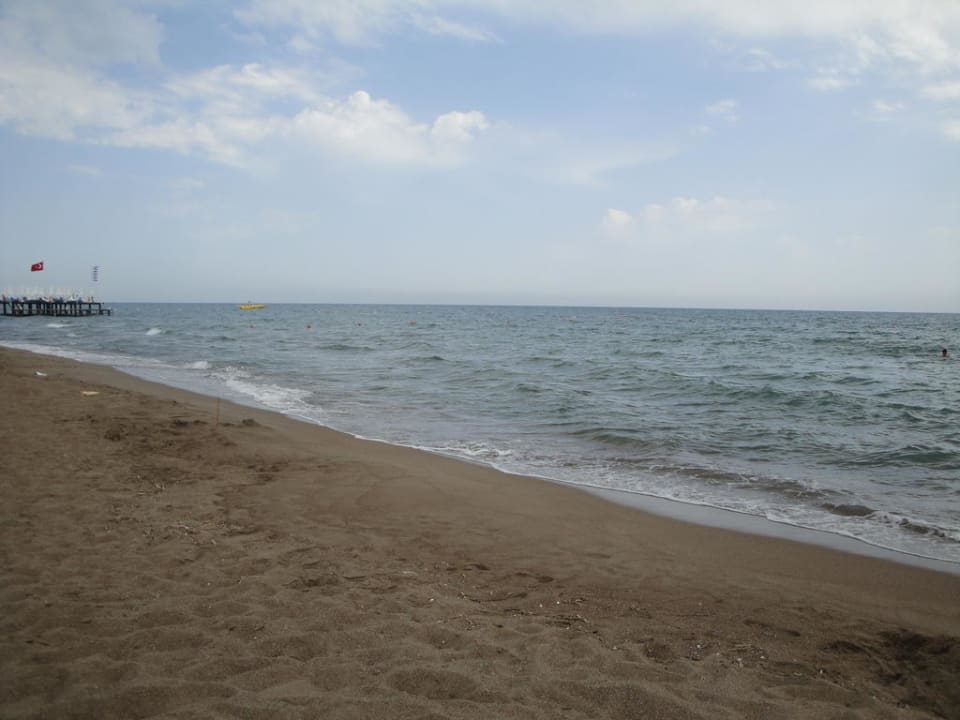 Strand Hotel Miracle Resort