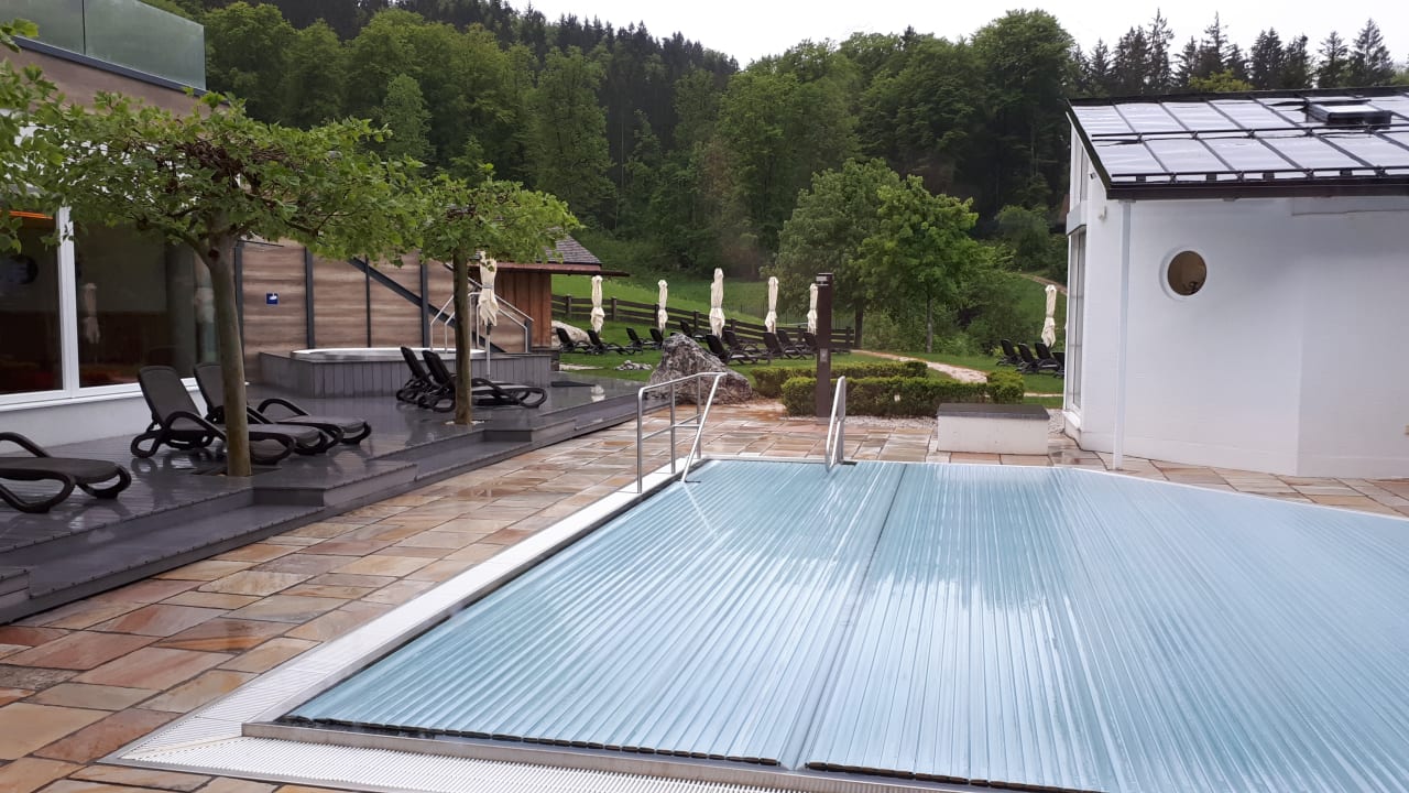 Pool Alm- & Wellnesshotel Alpenhof