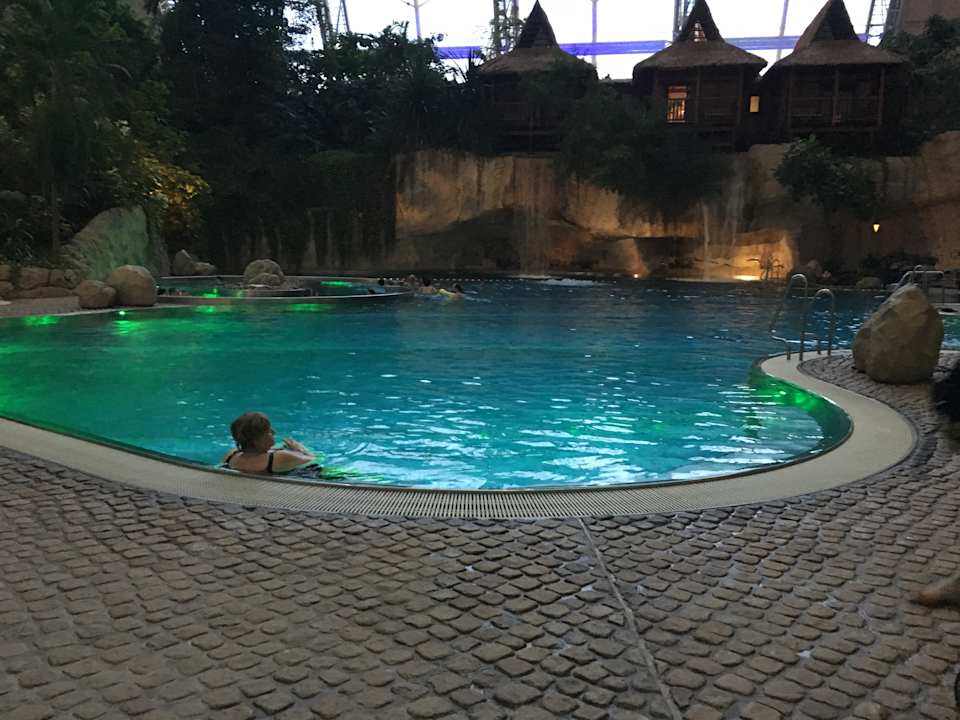 Pool Tropical Islands Resort