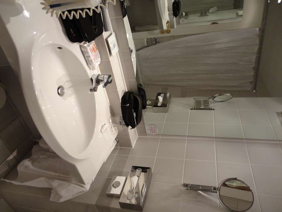 Badezimmer Leonardo Hotel Hamburg Airport