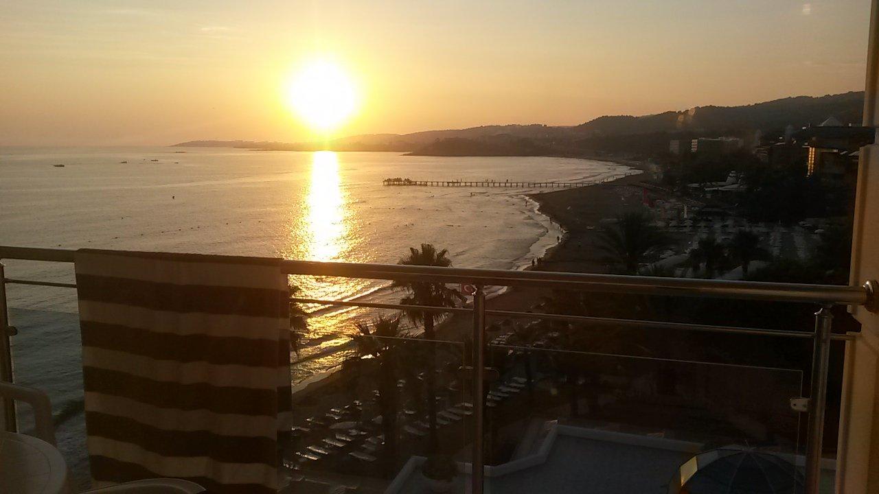 Balkon Blick bei Sonnenuntergang Top Hotel