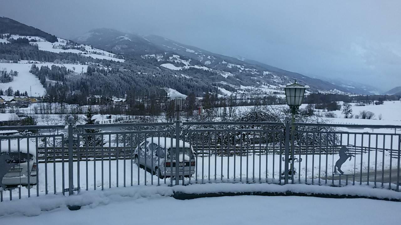 Ausblick von der Terasse aus im Winter Hotel Reiterhof Aigner