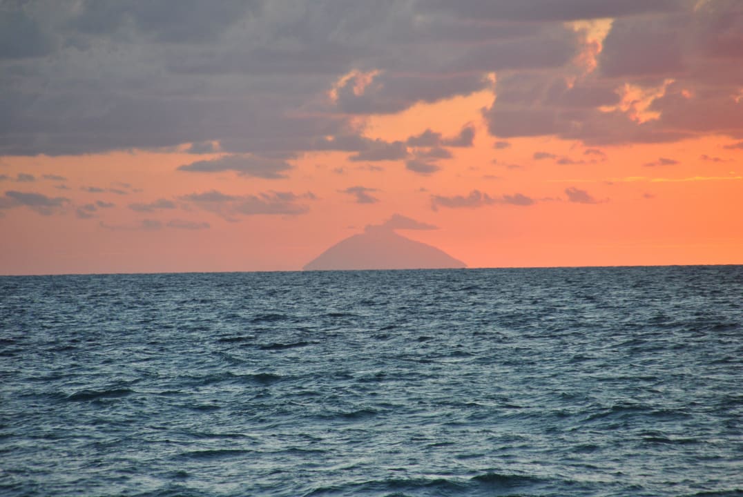 Stromboli am Abend Falkensteiner Club Funimation Garden Calabria