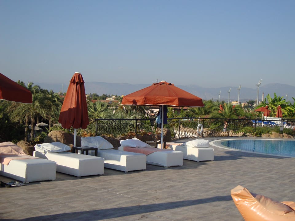 Basen VIP Starlight Resort Hotel