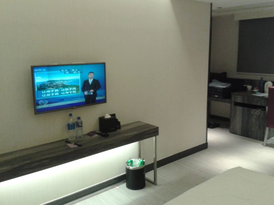 TV und Ablage The Bauhinia Hotel - Tsim Sha Tsui