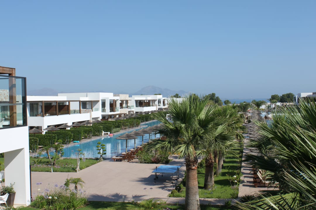Blick zum Pool von der Bar TUI BLUE Palazzo del Mare