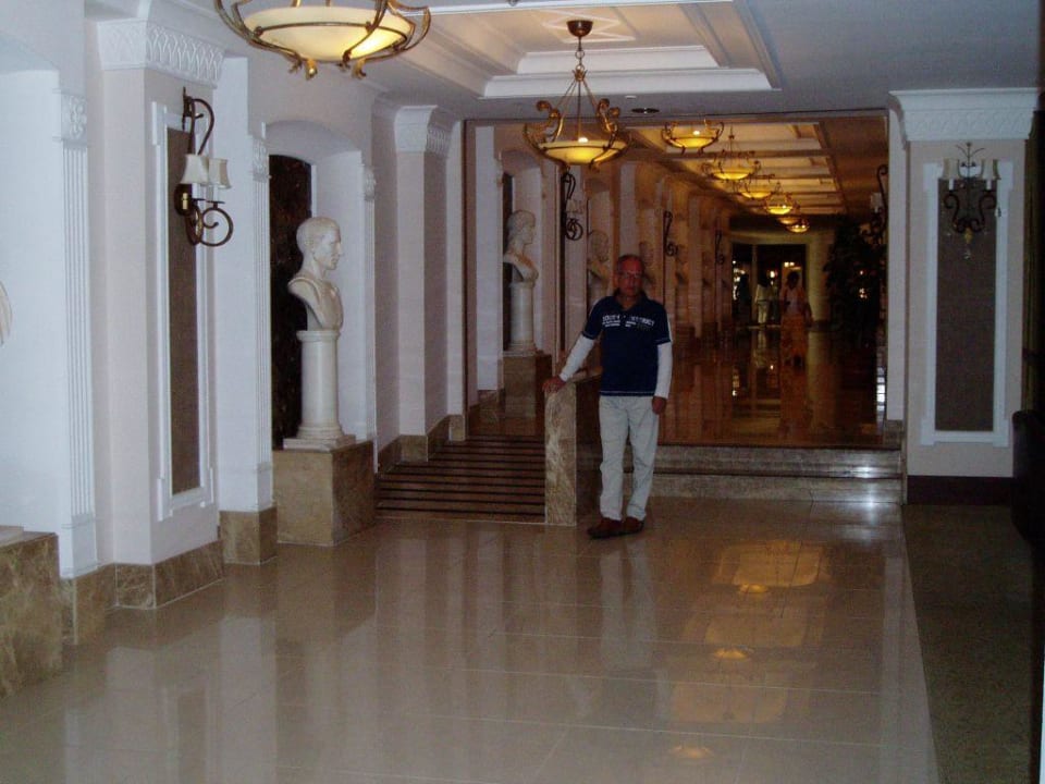 Arkaden  auf dem Weg zur Bar Trendy Aspendos Beach Hotel