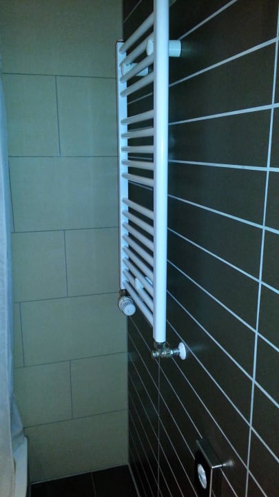 Bad, Heizkörper  Holiday Inn - the niu, Fusion Hamburg St. Georg