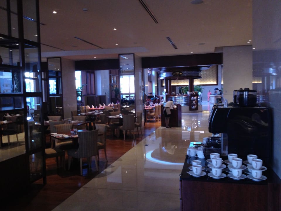 Früchstück Crowne Plaza Jumeirah Dubai