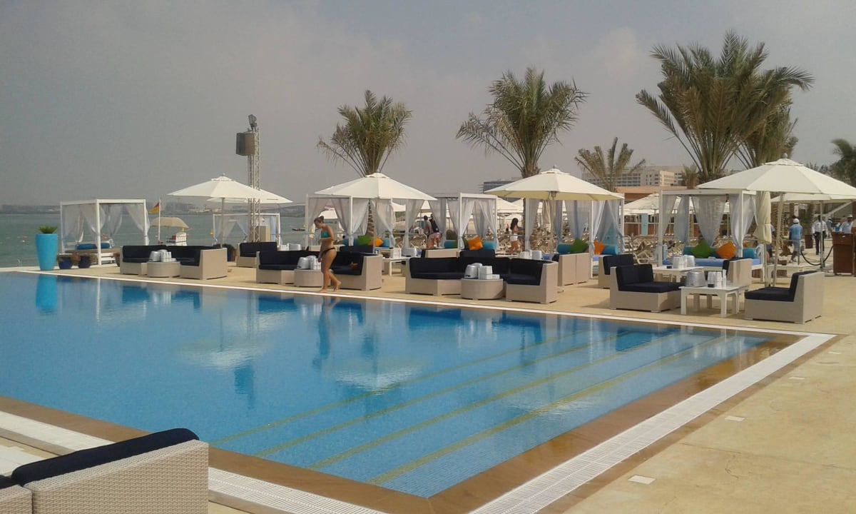 Strandclub Hotel Radisson Blu Abu Dhabi Yas Island