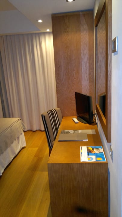 Schriebtisch im Zimmer 214 Protur Biomar Sensatori Resort