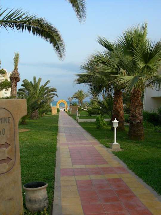 Weg zum Strand! Dar Khayam