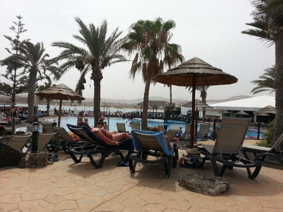Poolanlage mit Blick zur Bucht  Barceló Fuerteventura Castillo