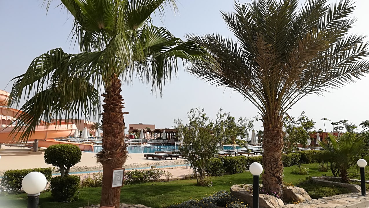 Gartenanlage Three Corners Happy Life Beach Resort