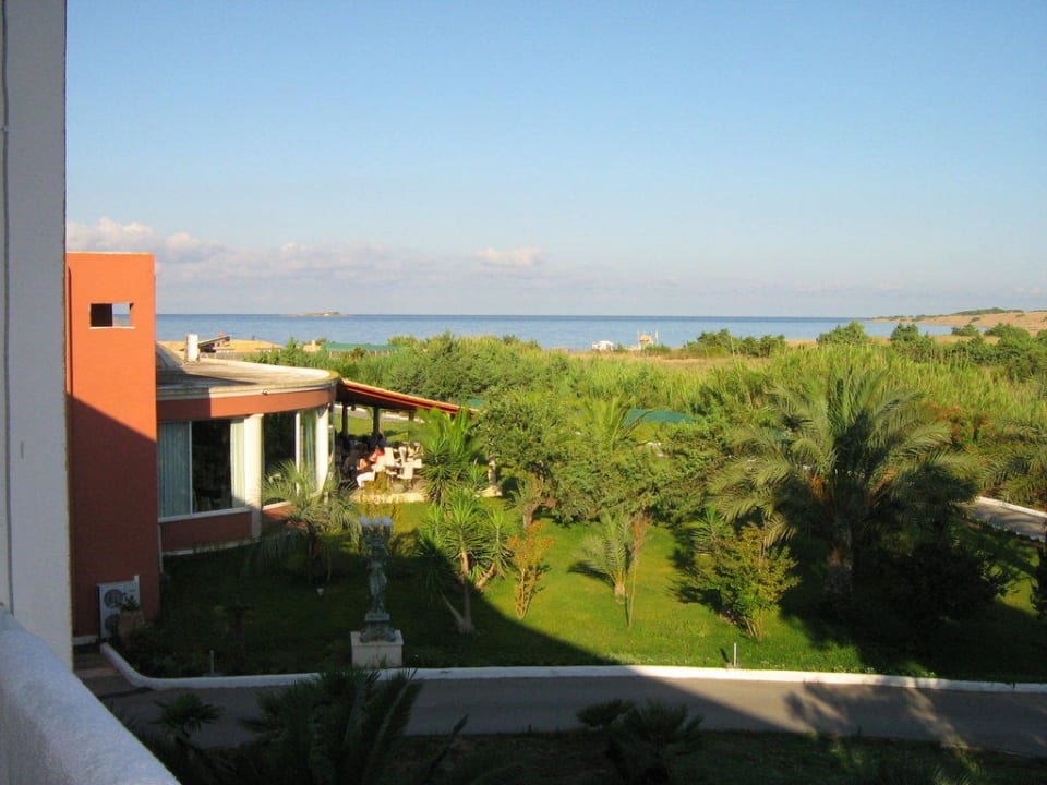 Blick vom Balkon in Richtung Meer Sandy Beach Resort