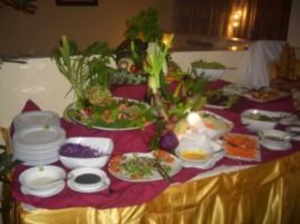 Salate Oak Ray Serene Garden Hotel