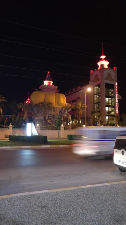 Blick auf's Hotel Well Palace Side