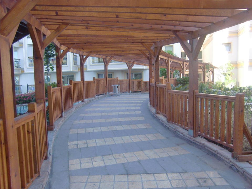 Übergang aussen Diamond Excellence Resort & Spa