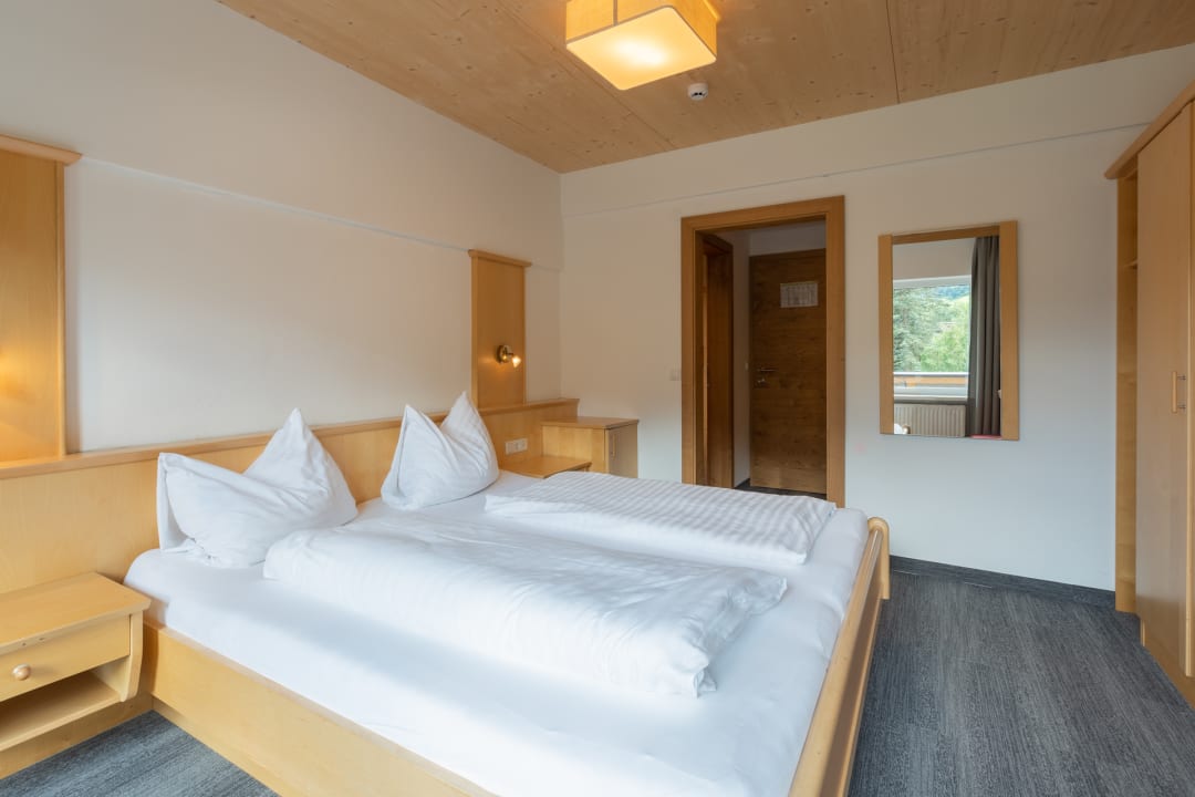 Zimmer Familien- & Wanderhotel Erika