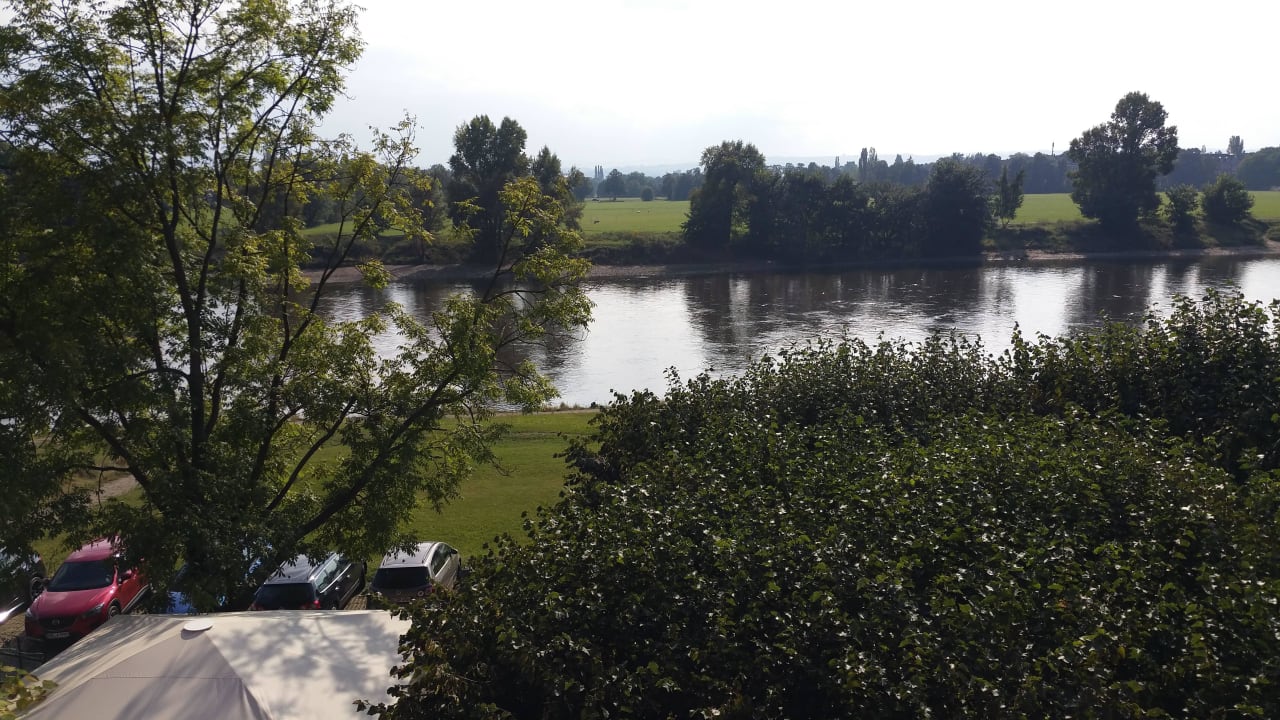 Blick vom Zimmer  Hotel Elbterassen Wachwitz