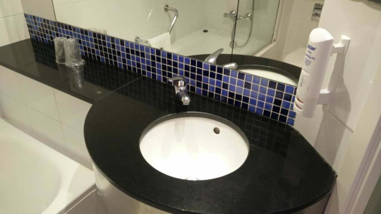 Łazienka Hotel Holiday Inn Express Bilbao