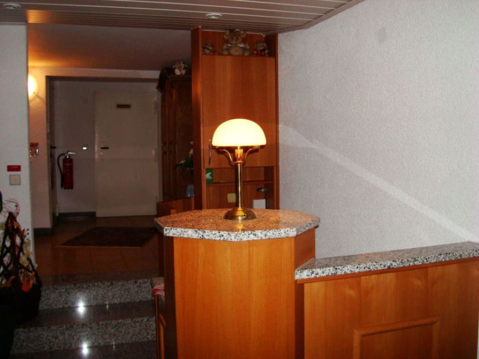 Rezeptionsbereich/Eingang Hotel Zur Krone
