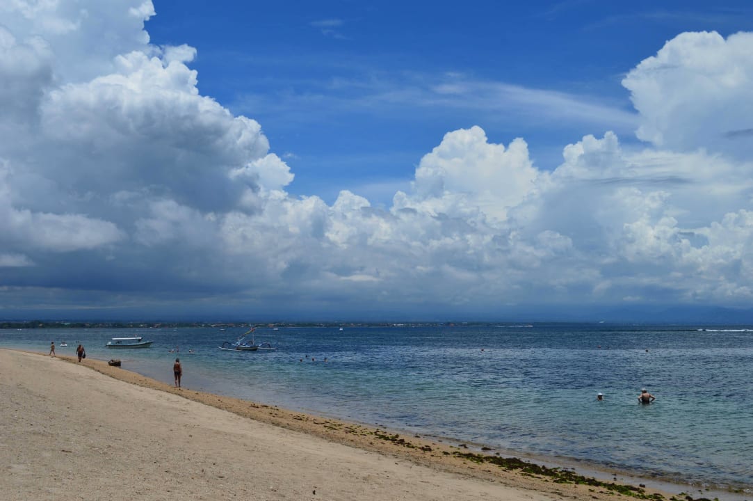 Strand vor dem Hotel Villa Shanti Beach