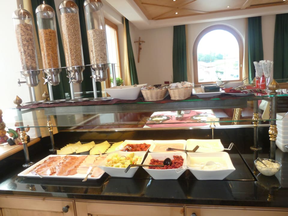 Fleisch, Müesli, Früchtebuffet Hotel Sonnleiten