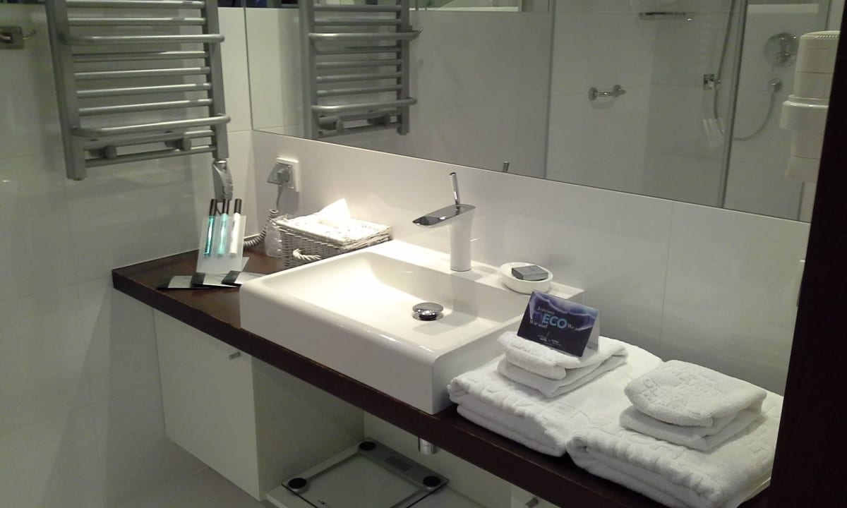 Bad - Waschbereich Marine Hotel by Zdrojowa