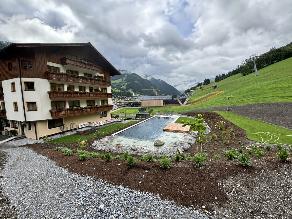 Pool Hotel Roslehen