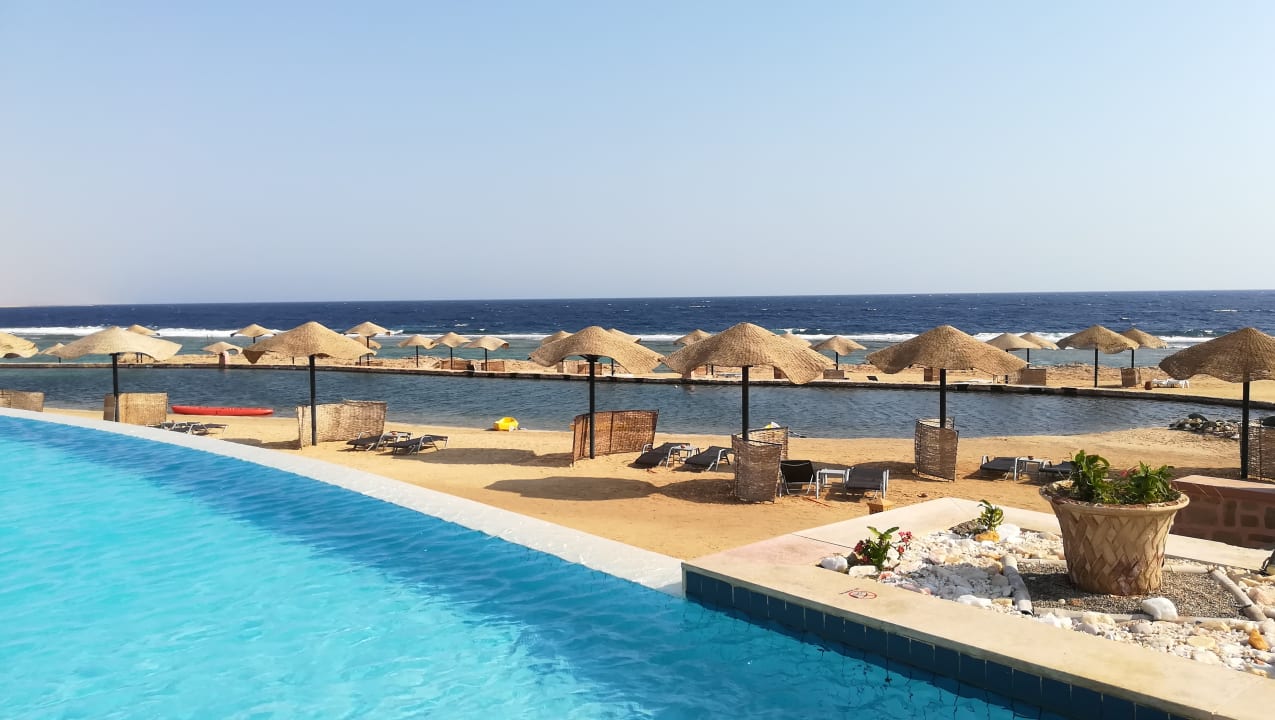 Pool Radisson Blu Resort, El Quseir