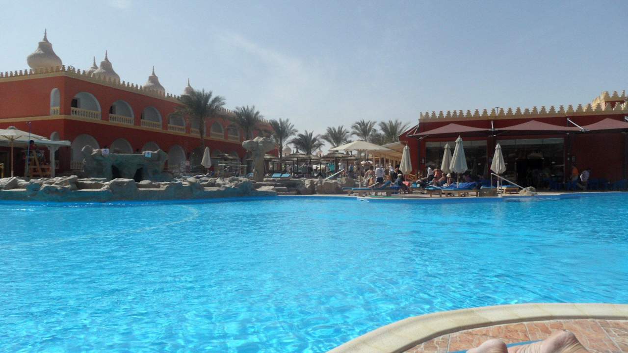 Einer von vielen Pickalbatros Alf Leila Wa Leila Resort - Neverland Hurghada
