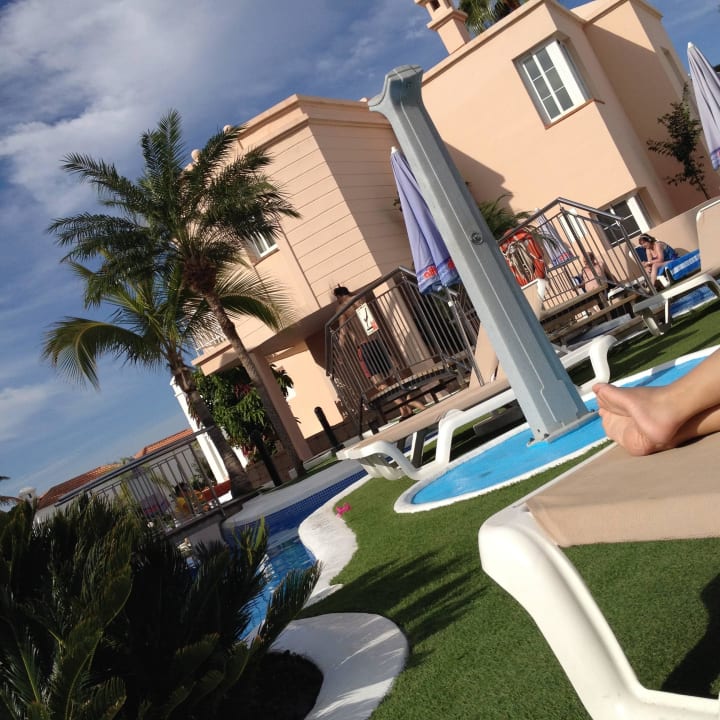 Der Pool ist groß und sehr angenehm LABRANDA Bahía y Villas Fañabé