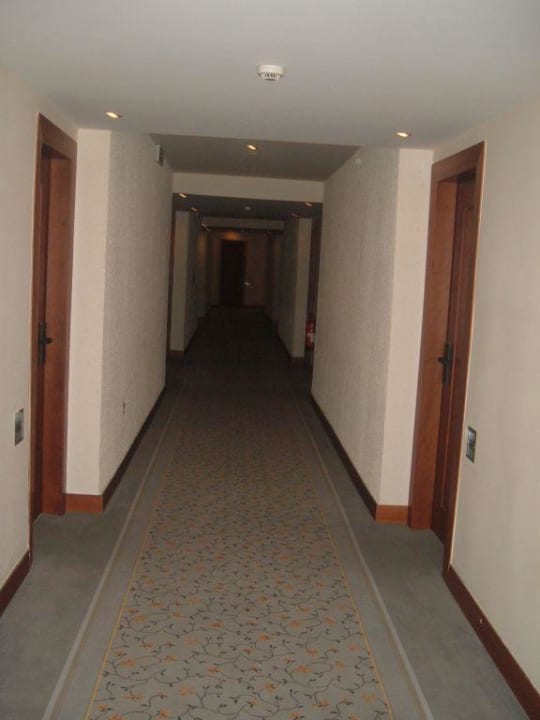 Hotelflur Apollonia Beach Resort & Spa