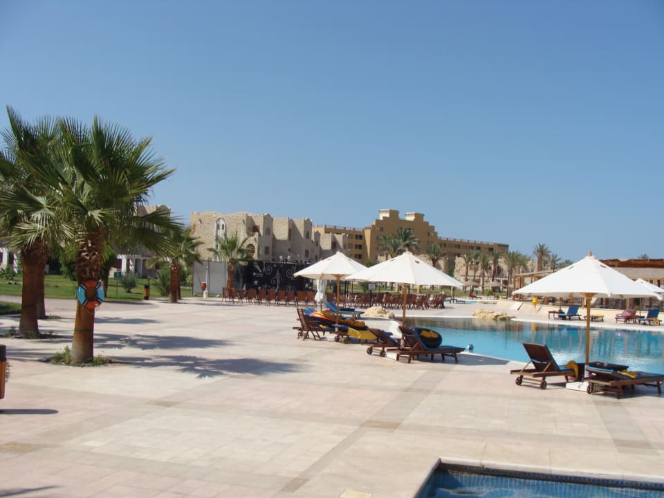 Zawsze wolne leżaki Royal Lagoons Resort & Aqua Park