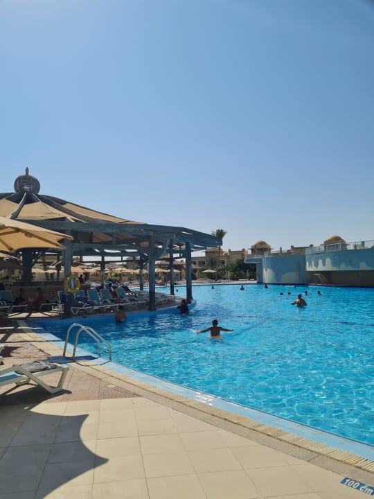 Pool Serenity Alpha Beach