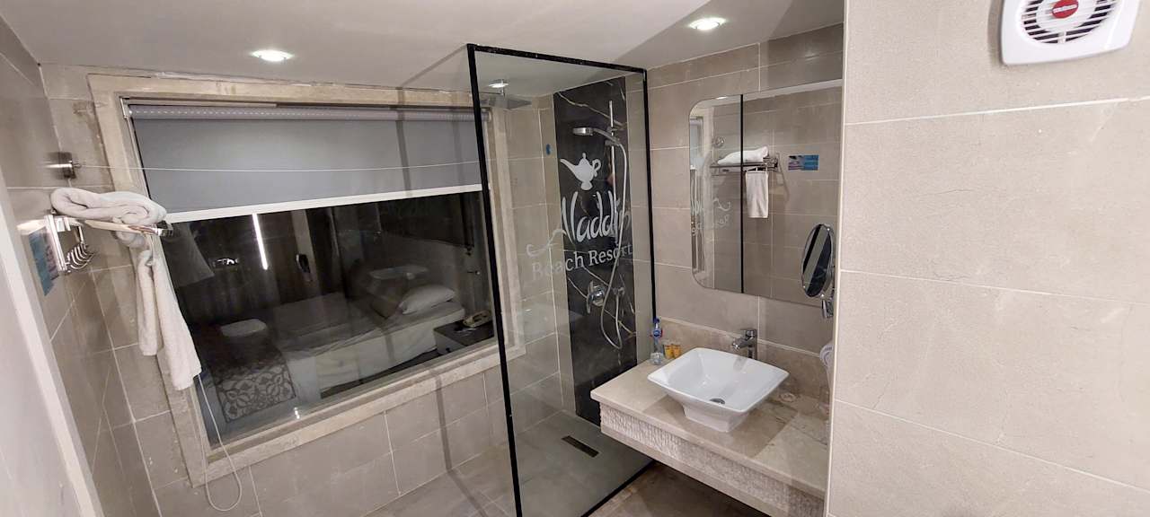 Zimmer Aladdin Beach Resort