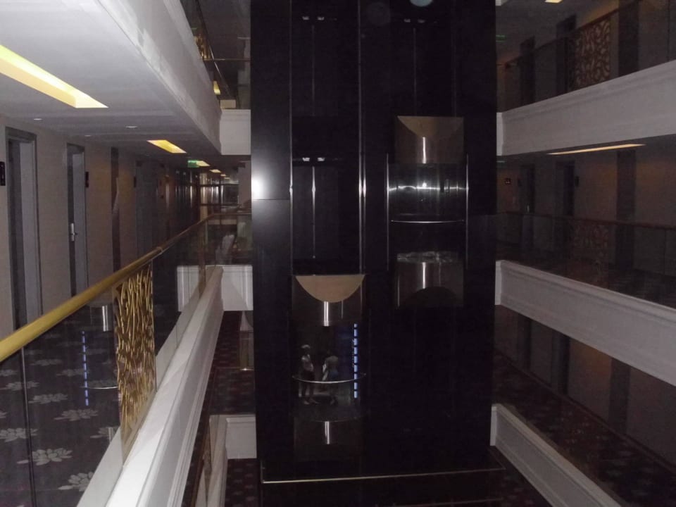 Flurbereich Kirman Belazur Resort & Spa
