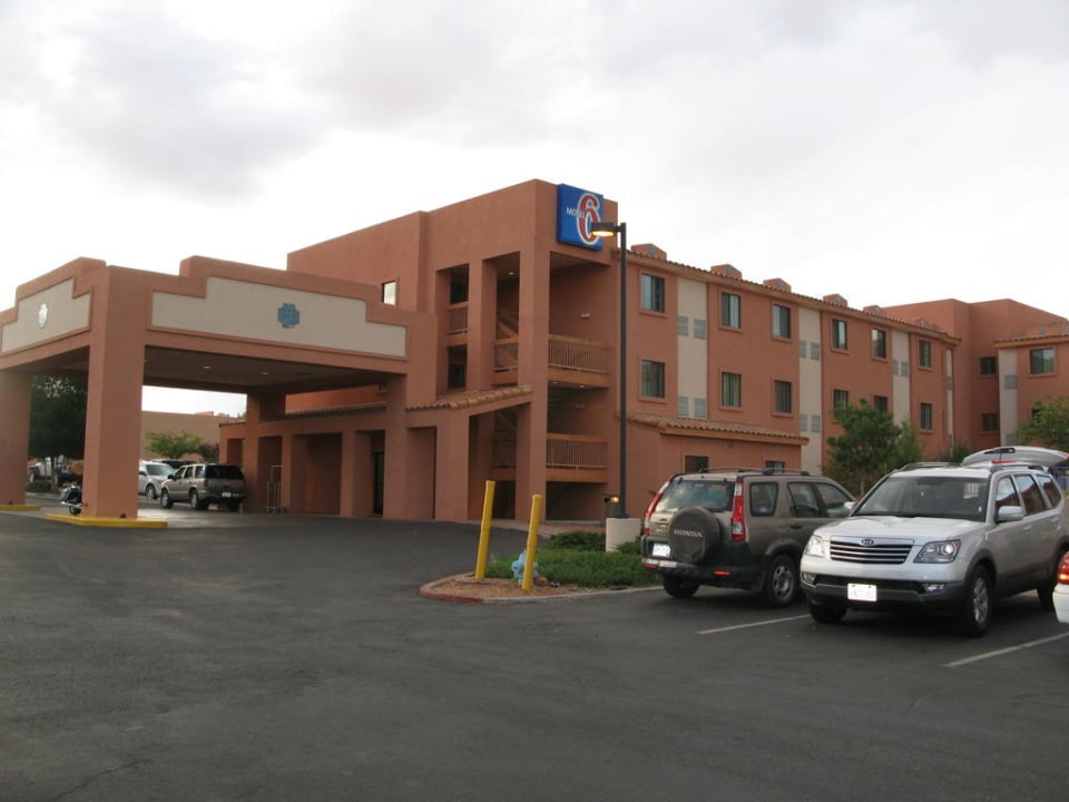 Parkplatz neben Motel Motel 6 Page