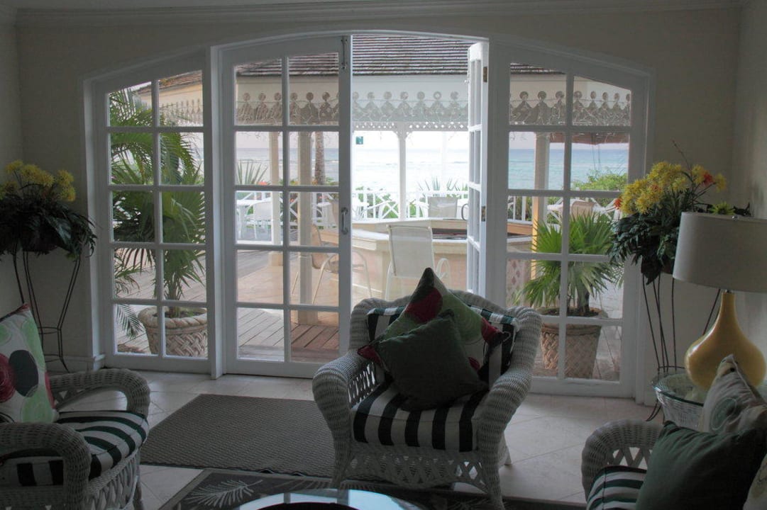Lobby mit Blick auf Poolbar Coral Sands Beach Resort