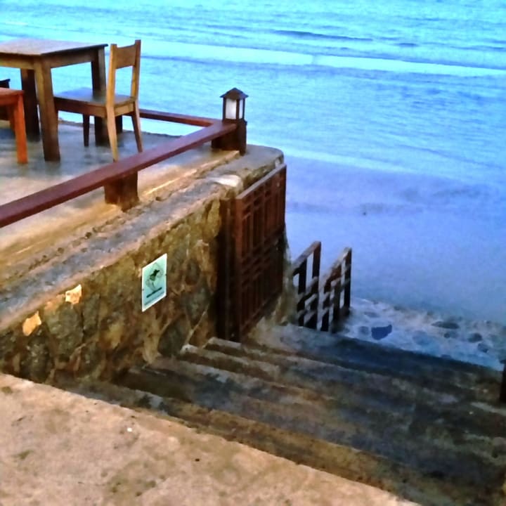 Tor auf - Baden ungefährlich Hotel Baan Talay Dao