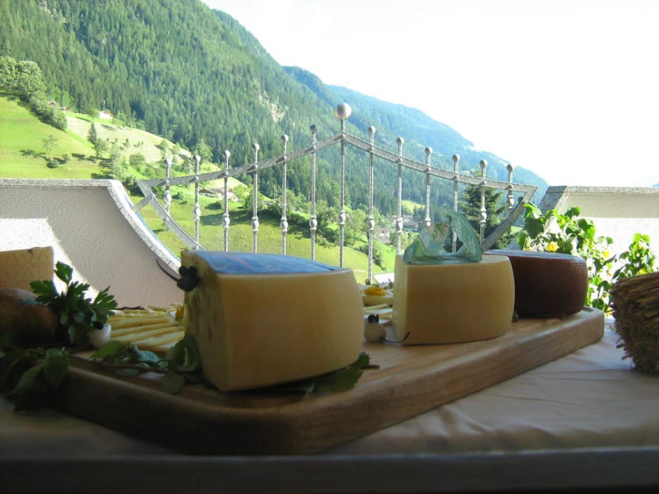 Bauernbüffet mit Panoramablick Panoramahotel Wildschütz