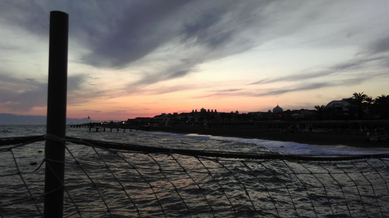 Zu später Stunde am Steg Belek Beach Resort Hotel