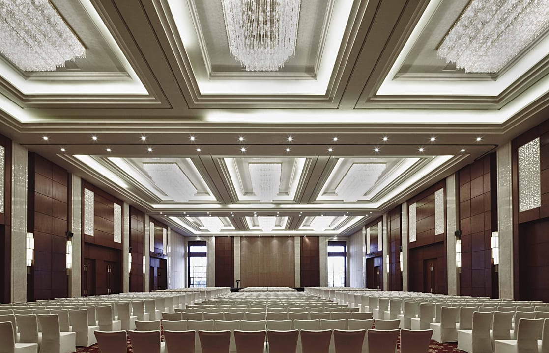 Grand ballroom Renaissance Tianjin Lakeview Hotel