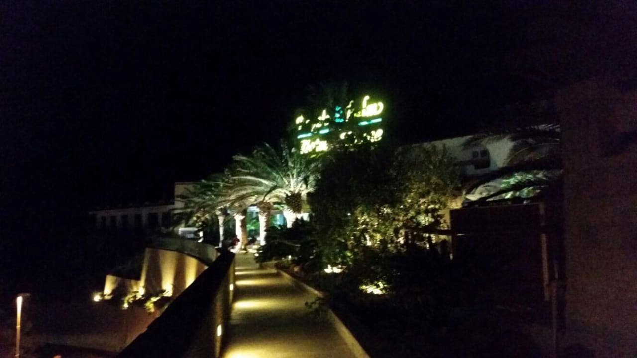 Anlage bei Nacht Hotel Terme Royal Palm