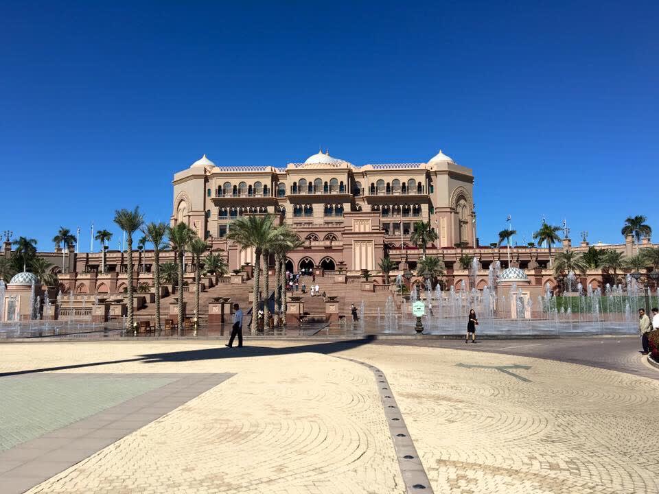 Blick aufs Hotel Emirates Palace Mandarin Oriental